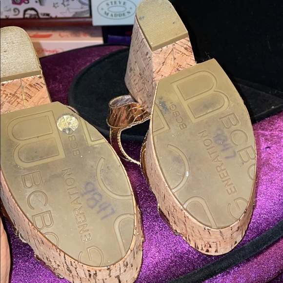 GUC BCBGeneration Rose Gold Wedge 7.5 - Picture 5 of 9